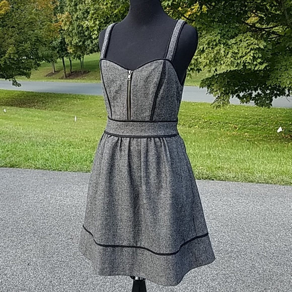 Dress - Picture 8 of 8